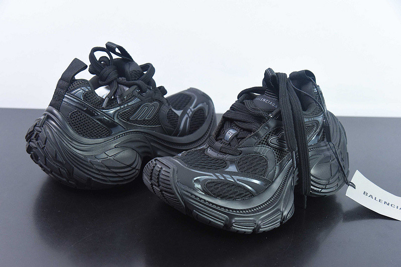 BC XL Sneakers