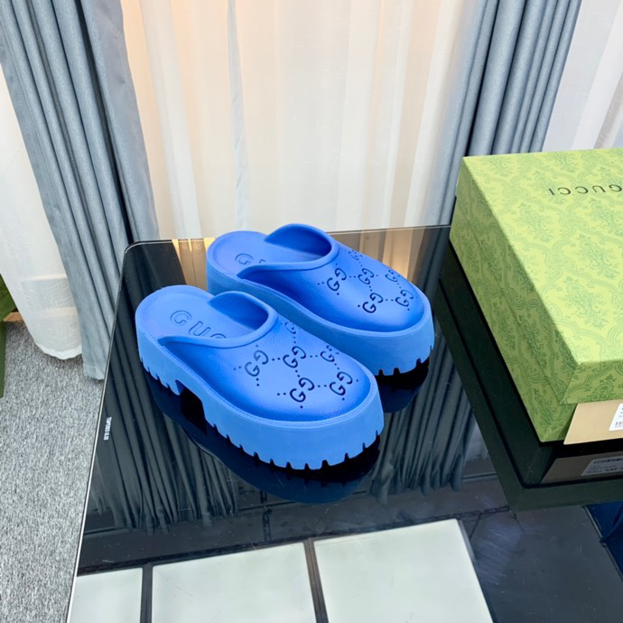 G*u*i sandals high