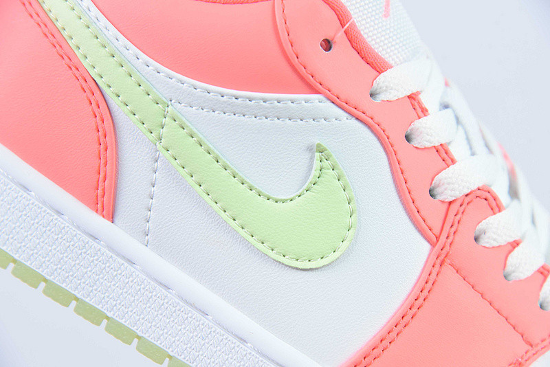 Air Jordan 1 Low SE 