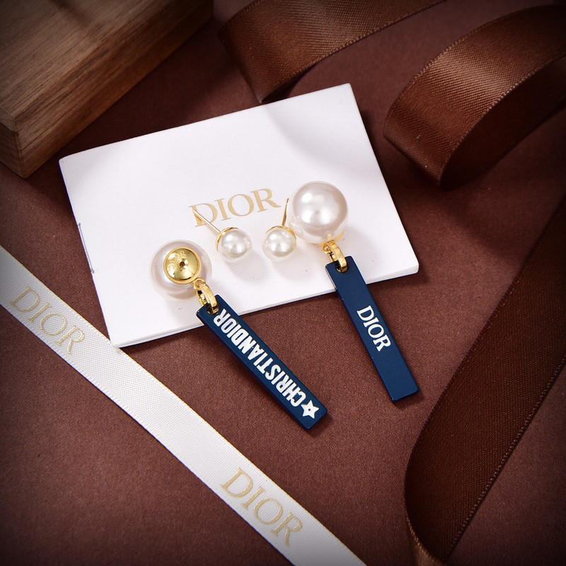 D10r earring