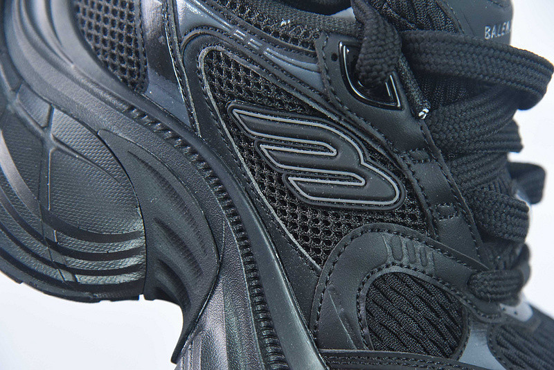 BC XL Sneakers