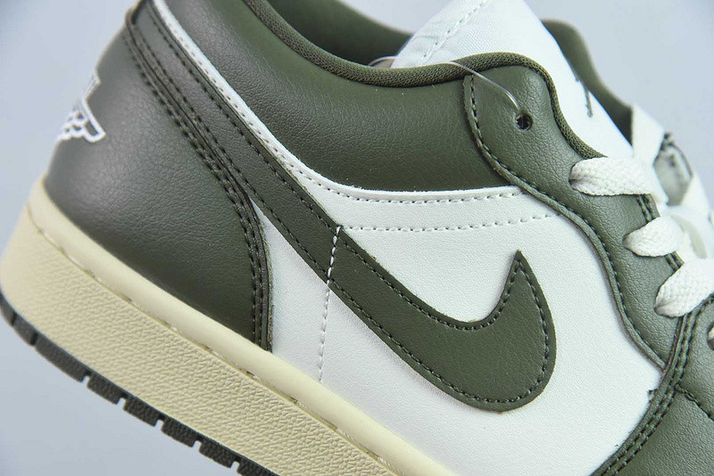 Air Jordan 1 Low