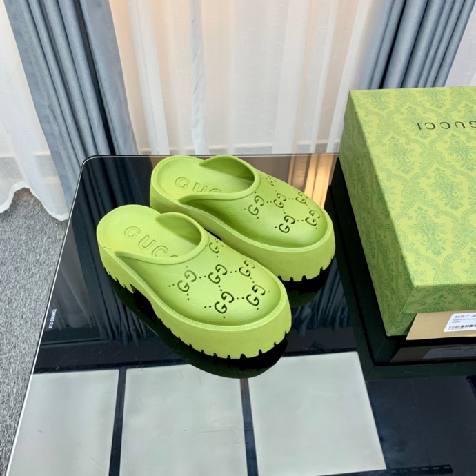 G*u*i sandals high