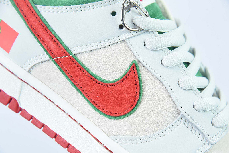 Nike SB Dunk Low