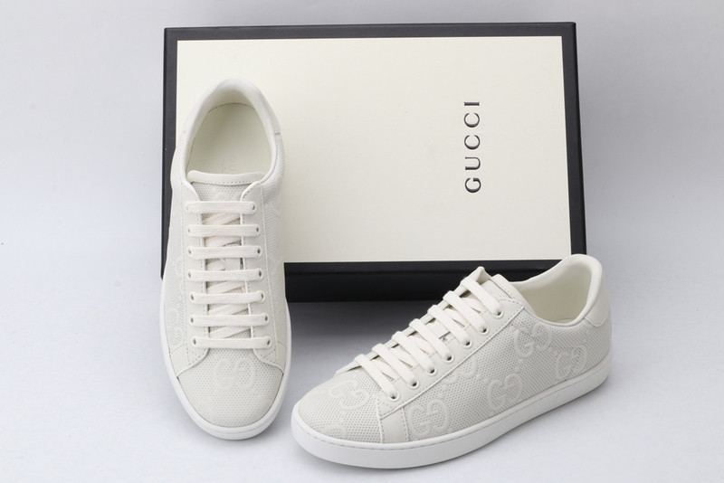 G*u*i sneaker
