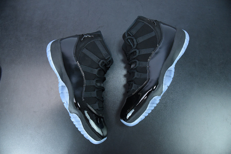 AIR JORDAN 11 RETRO