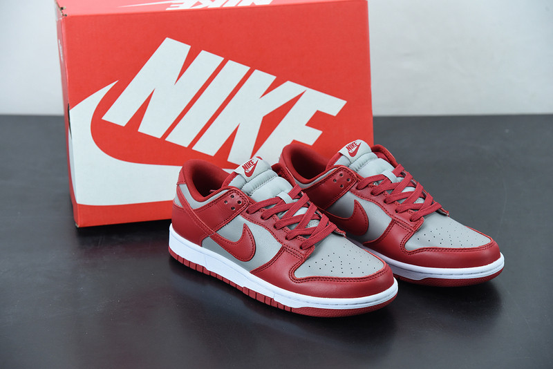 NIKE SB DUNK LOW 
