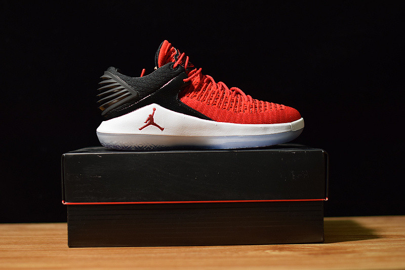 AIR JORDAN 32 LOW PF 