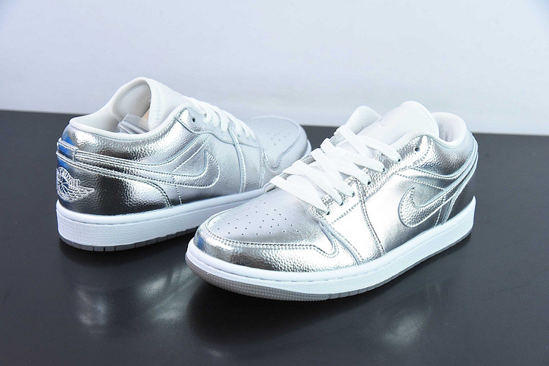 Air Jordan 1 Low SE