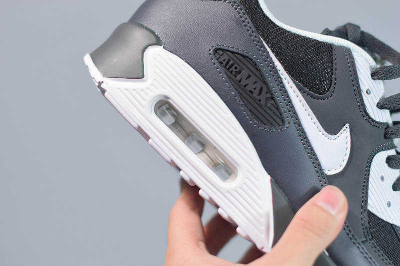NIKE AIR MAX 90 BLACK WHITE 537384-089