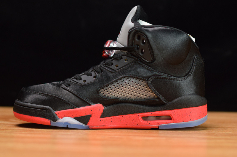 AIR JORDAN 5 RETRO "SATIN BRED" 136027-006