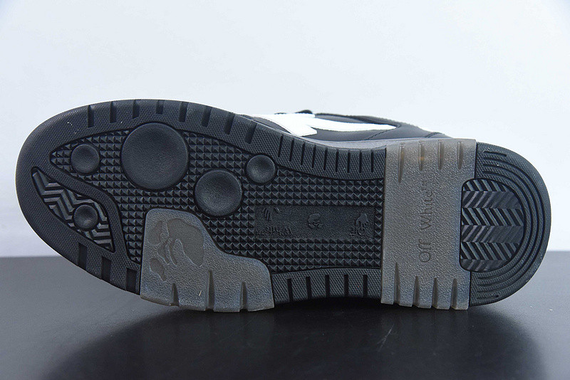 OF™ C/O VIRGIL ABLOH OUT OF OFFICE LOW-TOP LEATHER SNEAKERS ‘OOO“