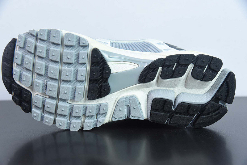 Nike Zoom Vomero 5 "Wolf Grey" FD9919-001