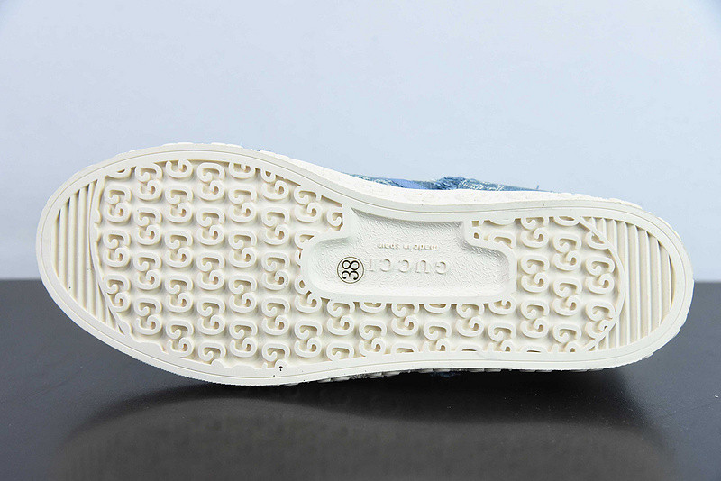 G*u*i sneaker