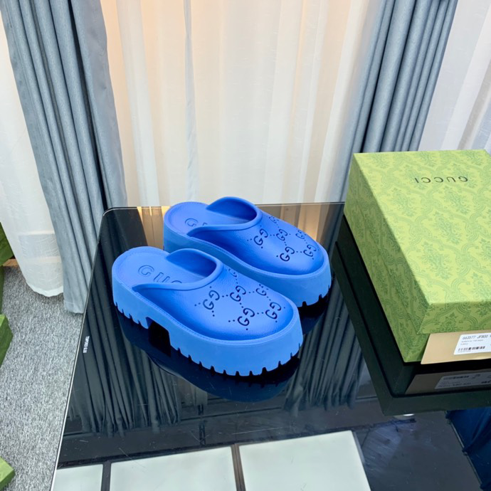 G*u*i sandals high