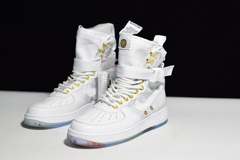 NIKE AIR FORCE 1
