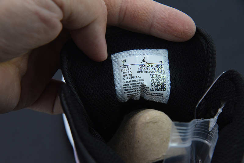 AIR JORDAN 1 MID SE
