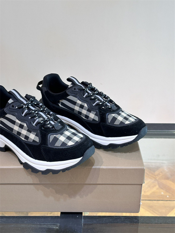 B**rry sneaker
