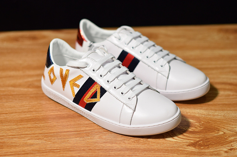 G*u*i ace embroidered low-top sneaker
