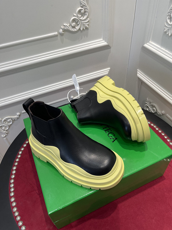 b0tte*a Ven*ta sneaker