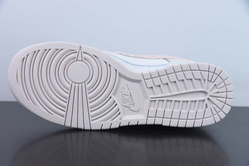 Nike WMNS DUNK LOW