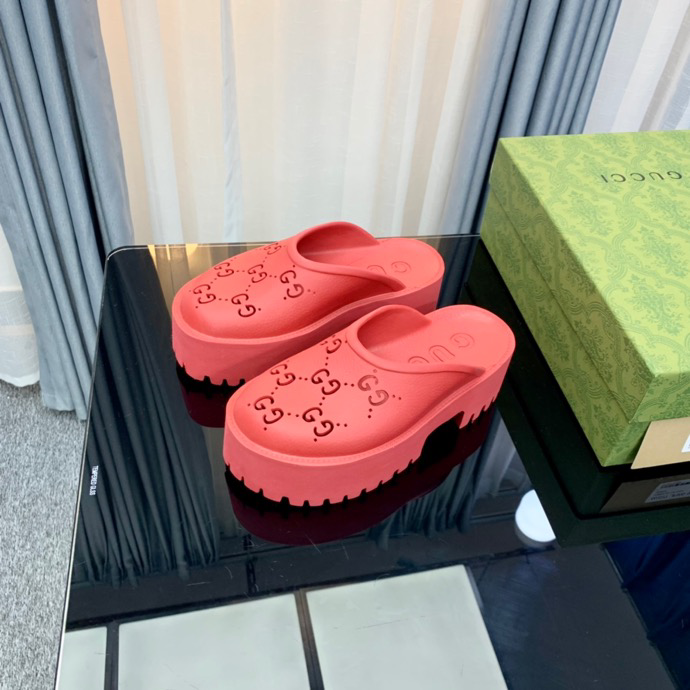 G*u*i sandals high