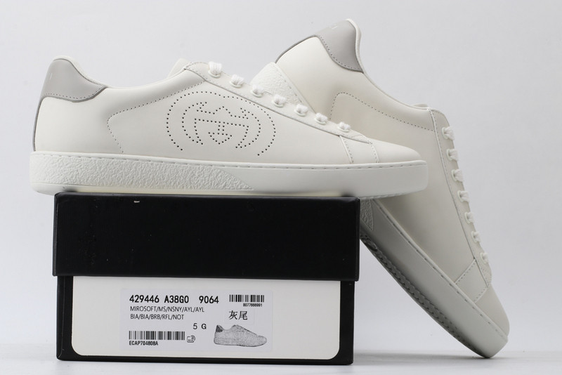 G*u*i sneaker