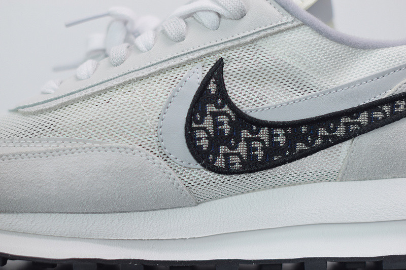 NIKE X SACAI X DIO*