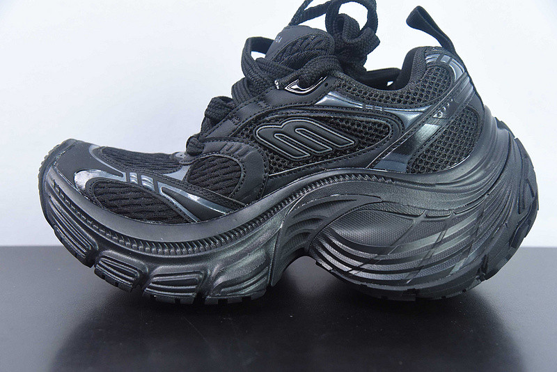 BC XL Sneakers