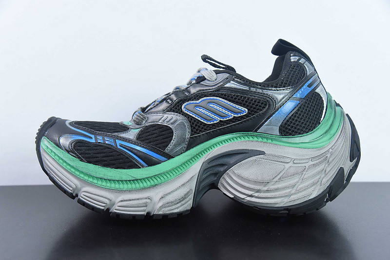 BC XL Sneakers
