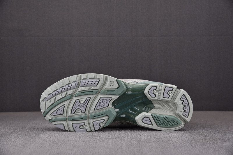 ASICS Gel Kayano 14