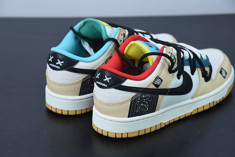 NIKE DUNK LOW SE "FREE .99“