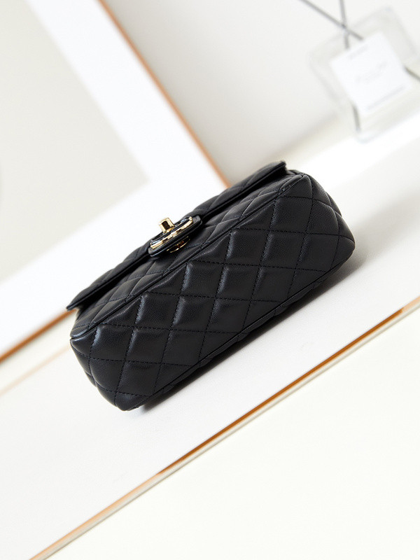 Ch*el purse