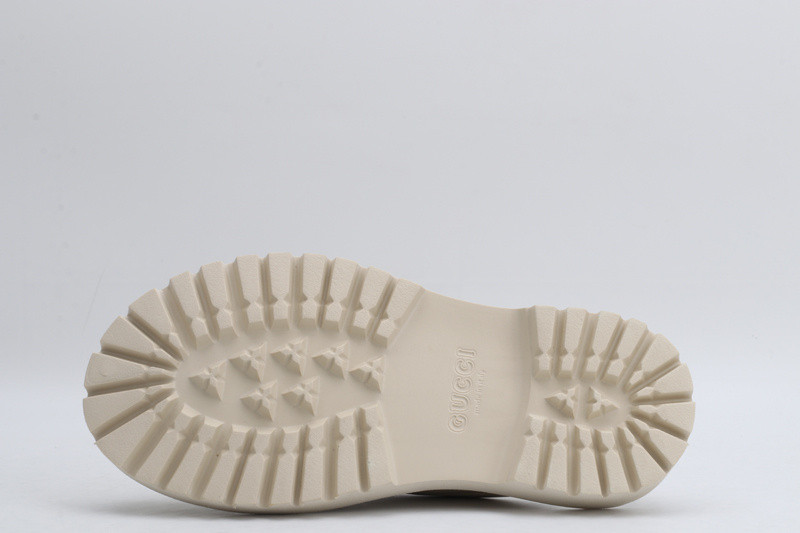 G*u*i sandals low