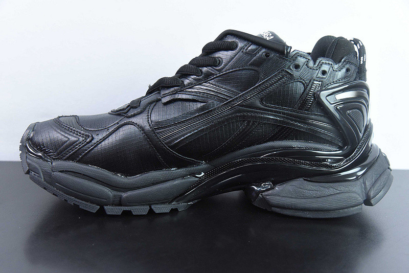 Ba*len*cia*ga runner sneaker