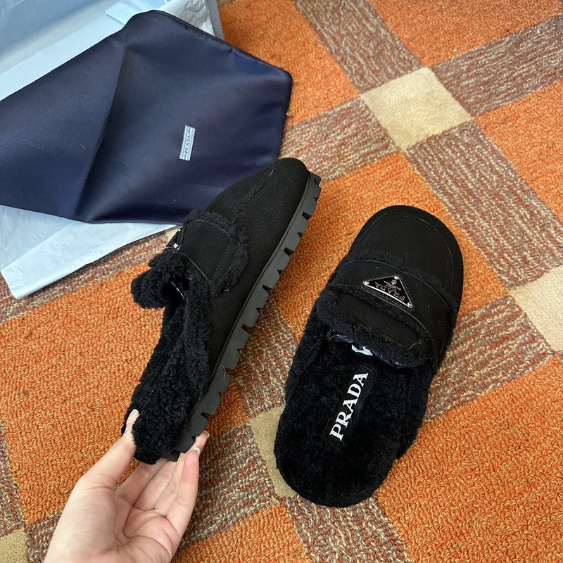 Pra*a sandals