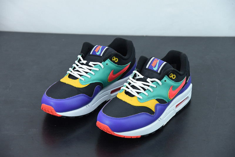 NIKE AIR MAX 1 SE 