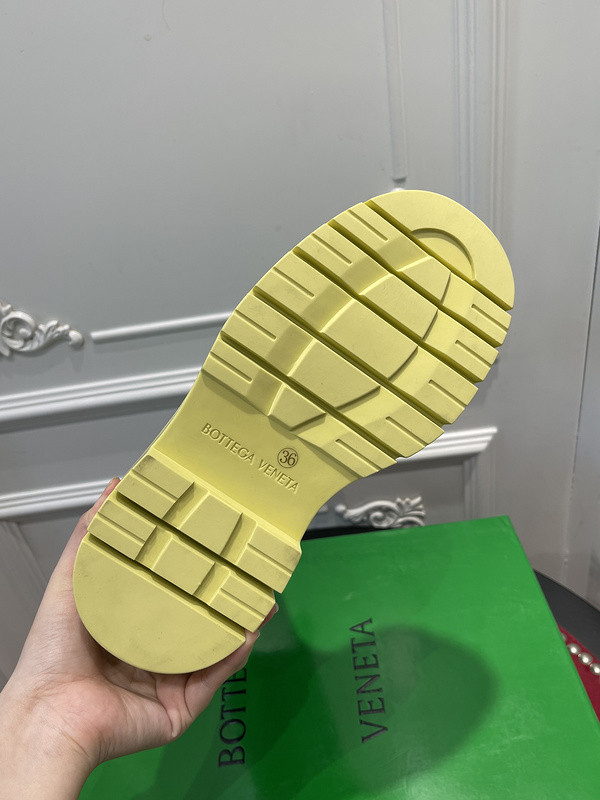 b0tte*a Ven*ta sneaker