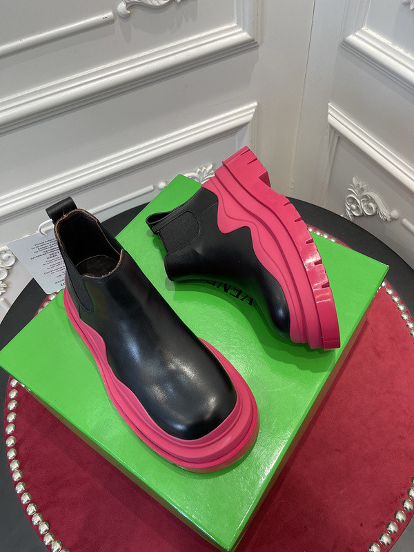b0tte*a Ven*ta sneaker