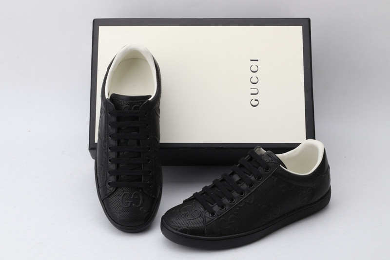 G*u*i sneaker