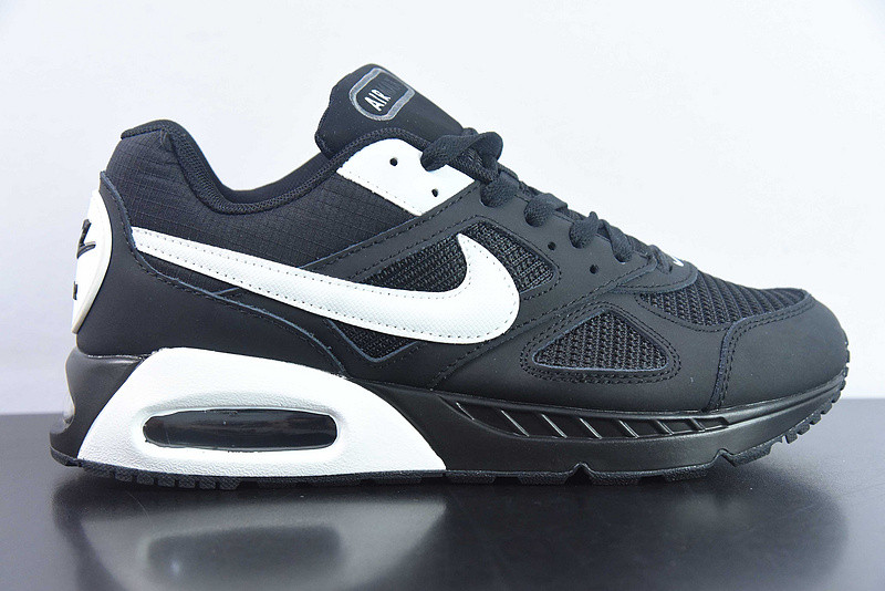 Nike Air Max IVO