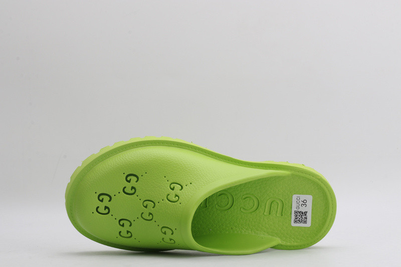 G*u*i sandals low