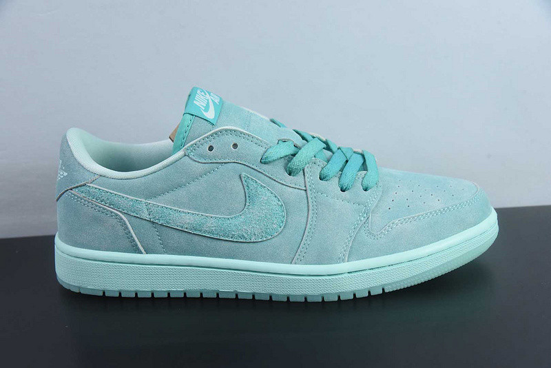 Air Jordan 1 Retro Low OG 