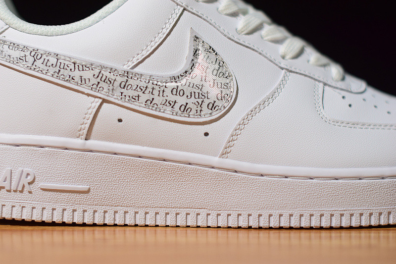 NIKE AIR FORCE 1 