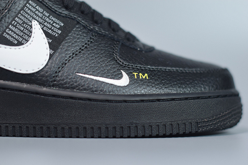 NIKE AIR FORCE 1