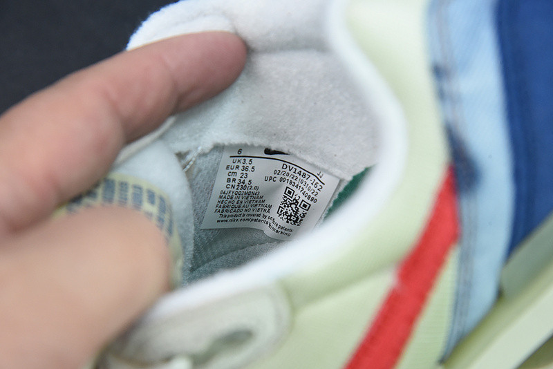 NIKE AIR MAX DAWN 