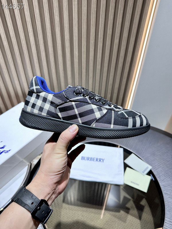 B**rry sneaker