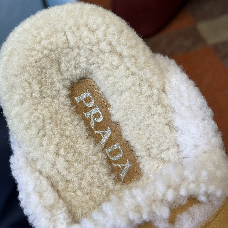 Pra*a sandals