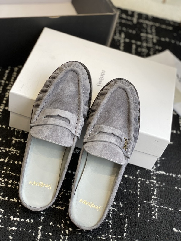 SAINT LAURENT Sneaker