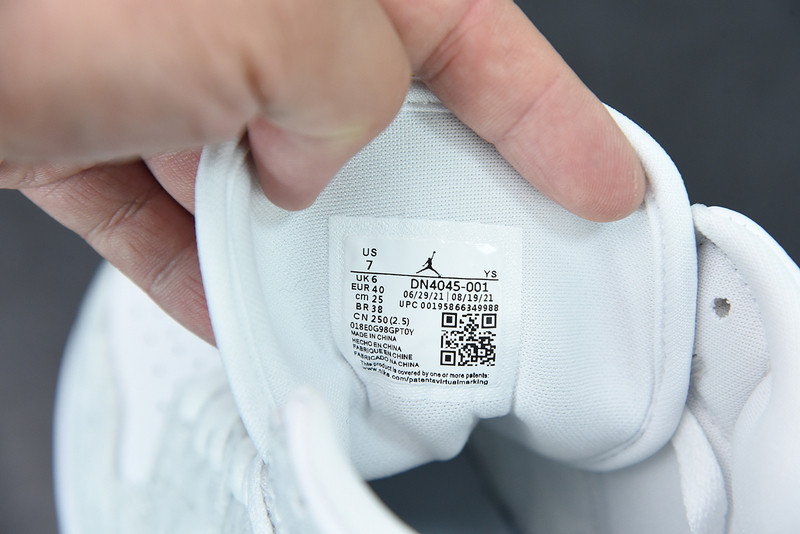 AIR JORDAN 1 MID SE LIGHT LRON ORE DN4045-001